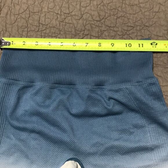 Pink Victoria’s Secret active shorts size S      A293￼ - Picture 4 of 5